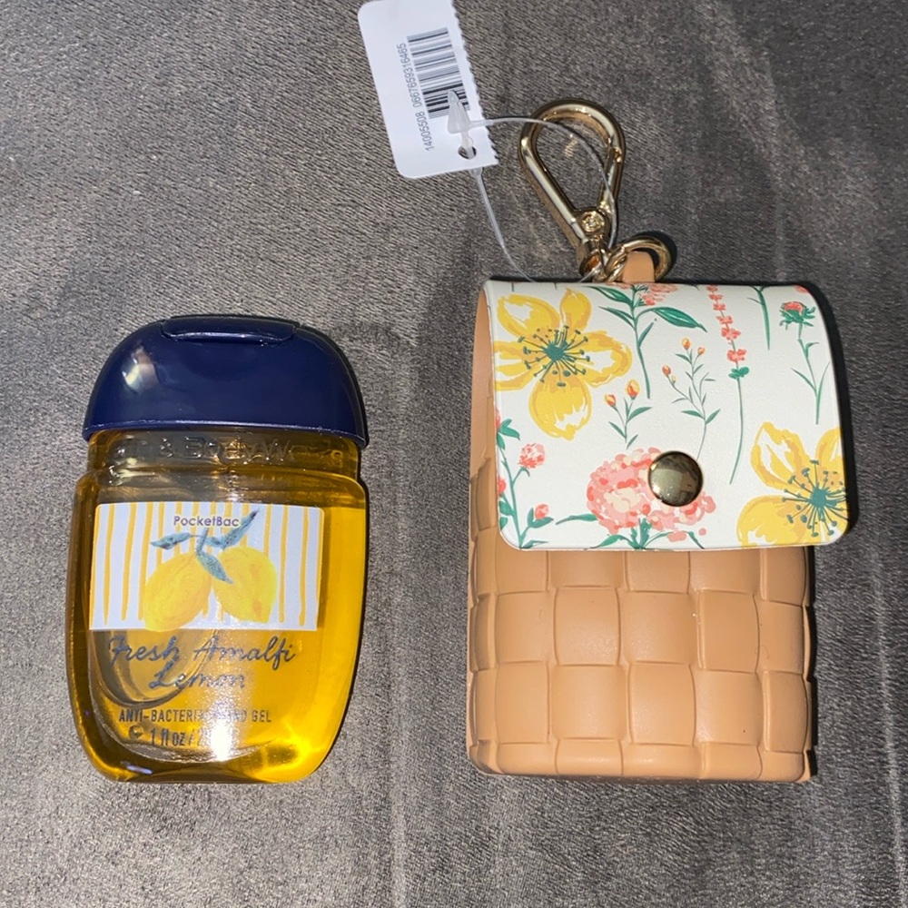Bath and body works fall santizer holder with santizer